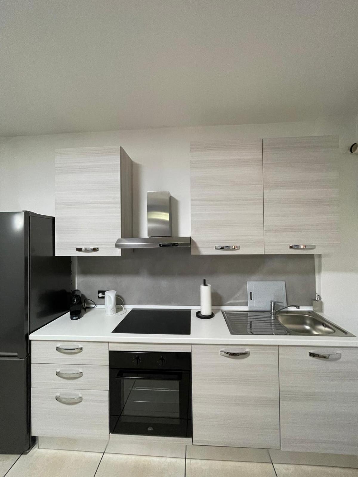 Marconi City Centre Ντεζεντσάνο ντελ Γκάρντα Εξωτερικό φωτογραφία